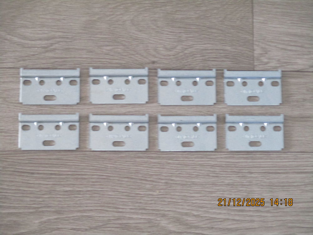 Patte de fixation pour meuble haut Bricolage