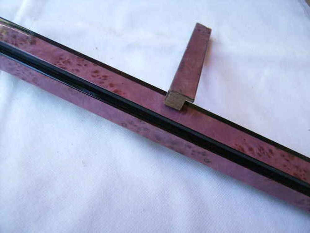 
28,80 m de baguettes bois en loupe rose pour cadres Décoration