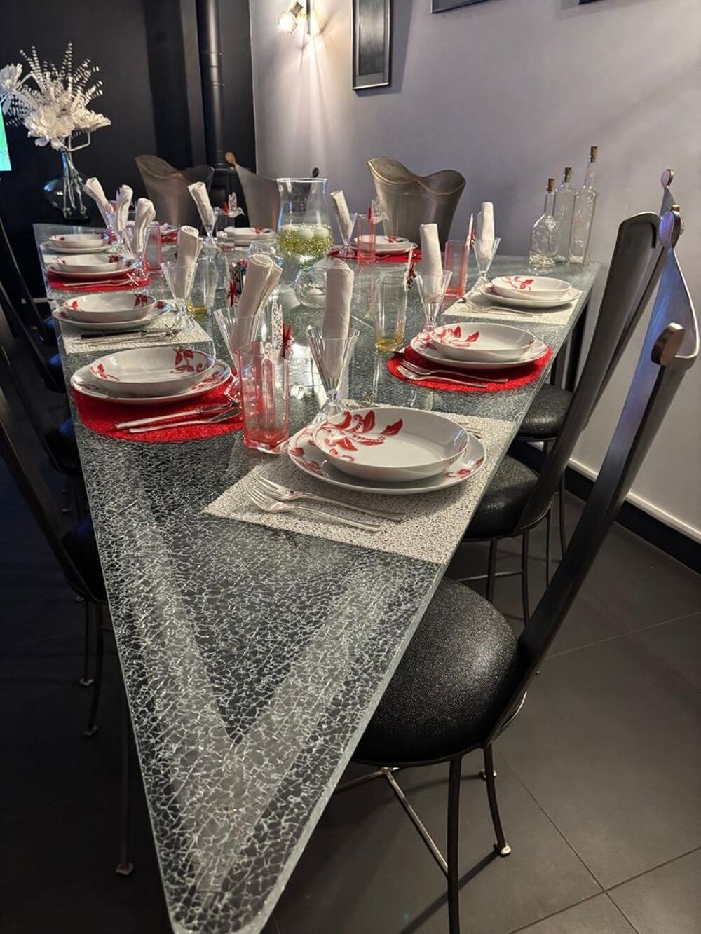 TABLE TABARLY LE VOILIER + 12 CHAISES
Meubles