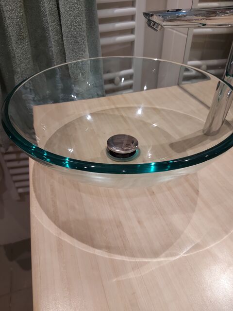 Vasques de salle de bain en verre 80 Saint-Julien-de-Concelles (44)