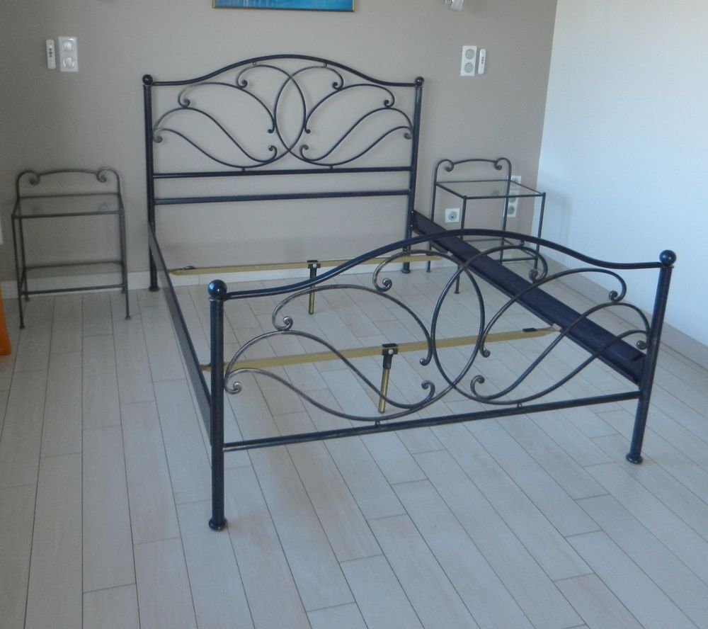 lit et chevets metalliques Meubles