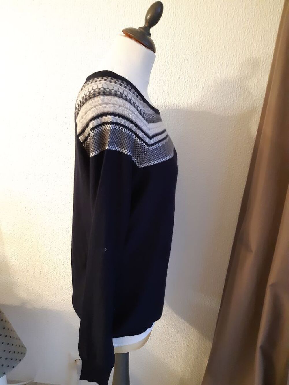 Pull chaud marine avec angora Vêtements