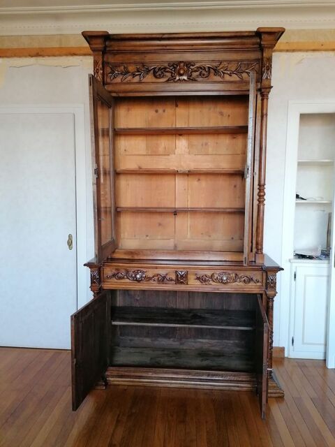 Bahut haut, biblioth�que en bois sculpt�. 0 Annecy (74)