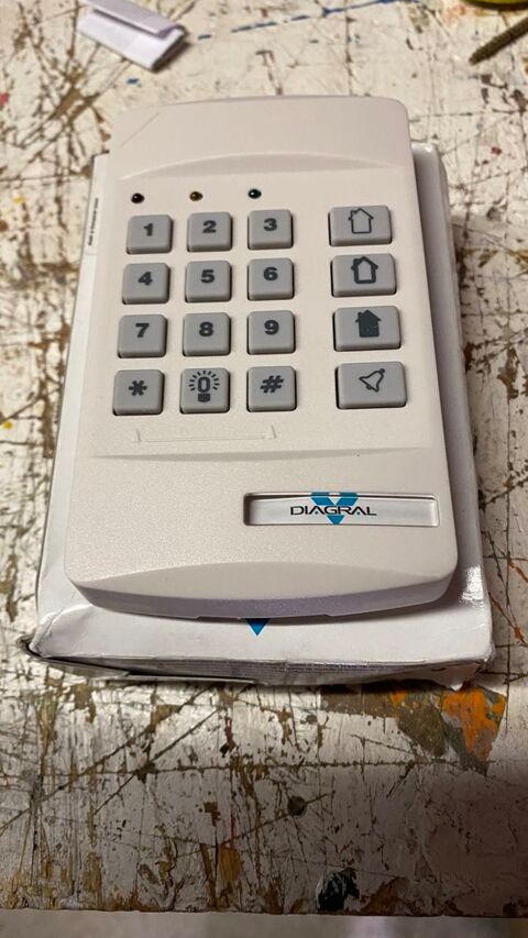 clavier TF200 diagral TBE 75 Bagnols-sur-Cèze (30)