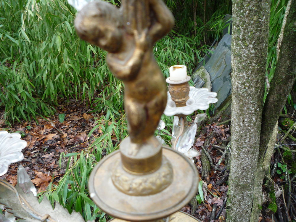 Lustre bronze angelot/pampilles cristal (G)
Décoration