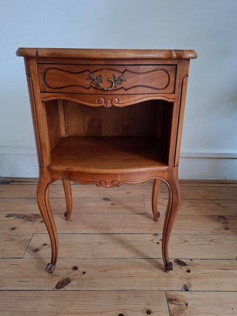 Table de chevet Louis XV excellent �tat, 60 Lyon 4 (69)