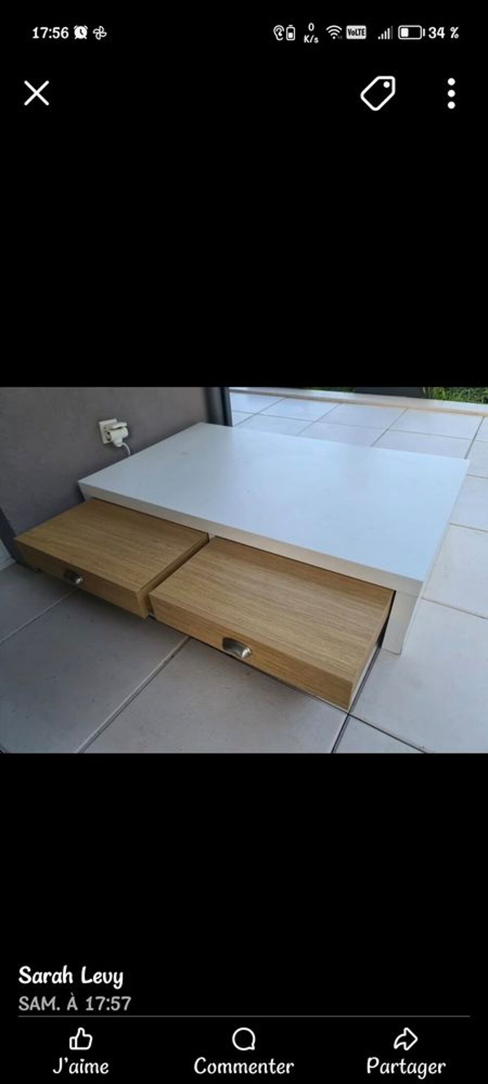 Table basse blanchte avec faux tiroirs
Meubles