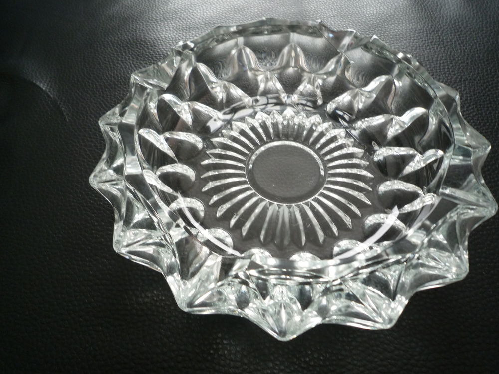 Cendrier rond / vide poche en Cristal D arques Décoration