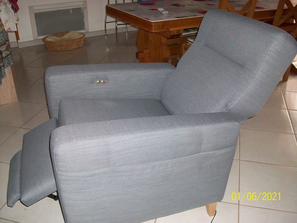 deux fauteuils relaxes &eacute;lectrique Meubles