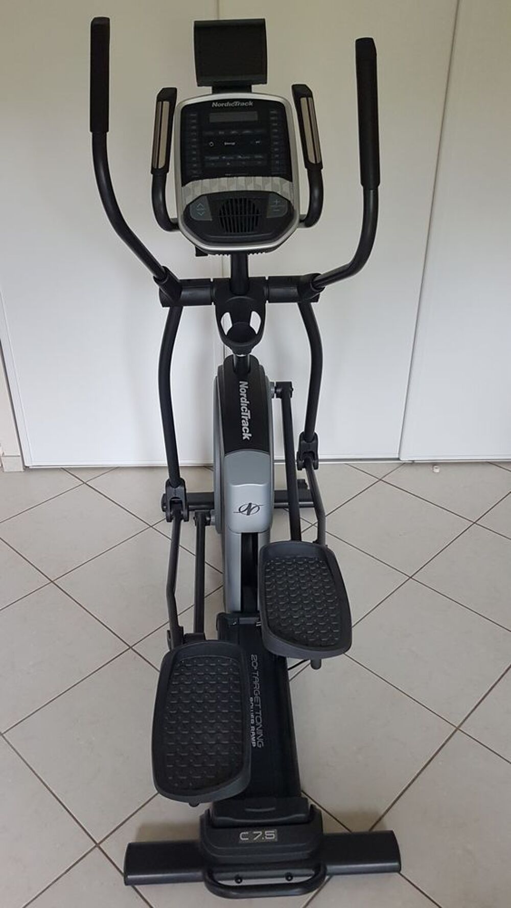 A saisir V&eacute;lo elliptique Nordictrack C7.5 connect&eacute; &eacute;tat neuf Sports