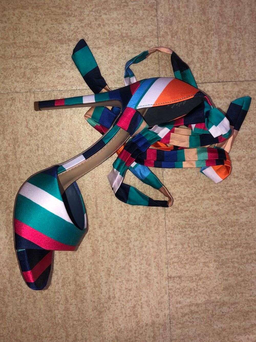 sandales multicolores Chaussures
