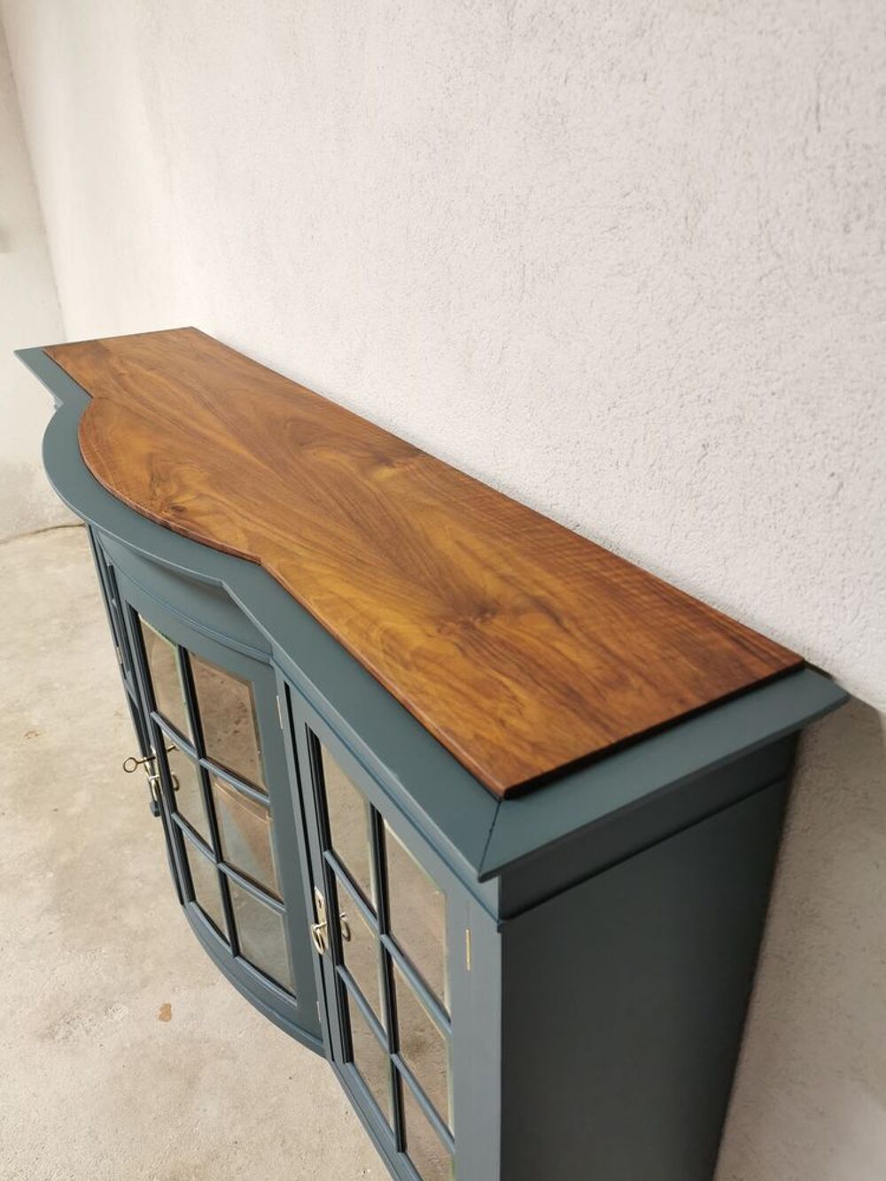 Vitrine r&eacute;nov&eacute;e Meubles