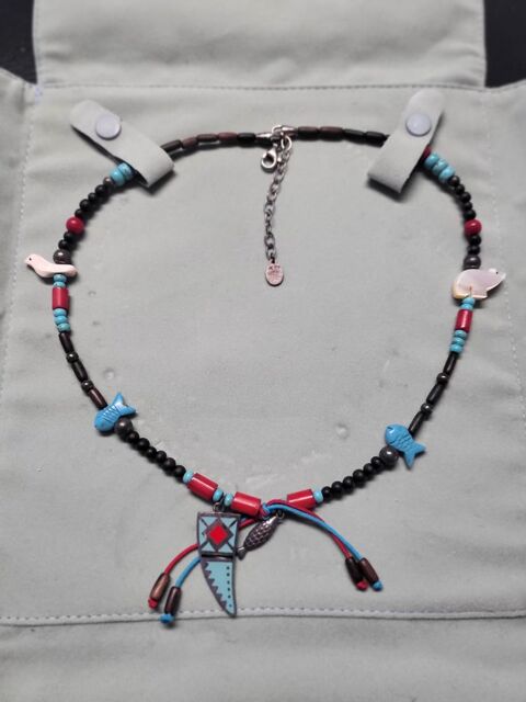 Collier clio blue 40 Irigny (69)