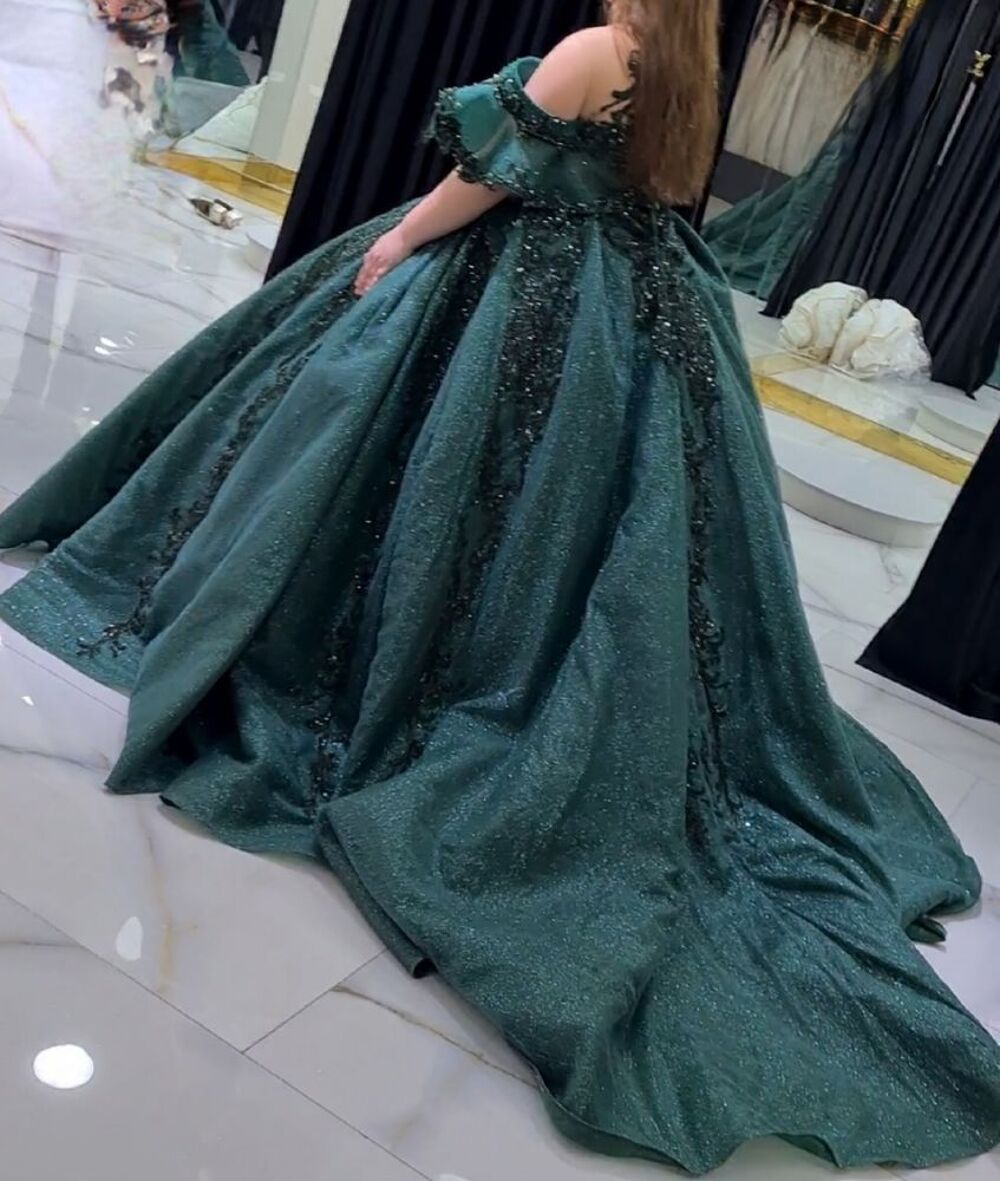 Robe de soir&eacute;e princesse Fian&ccedil;aille avec couronne Vêtements