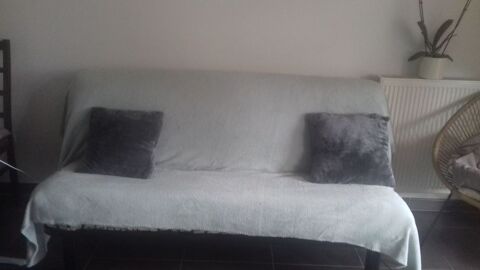 Bz 3 places 80 Saint-P�e-sur-Nivelle (64)