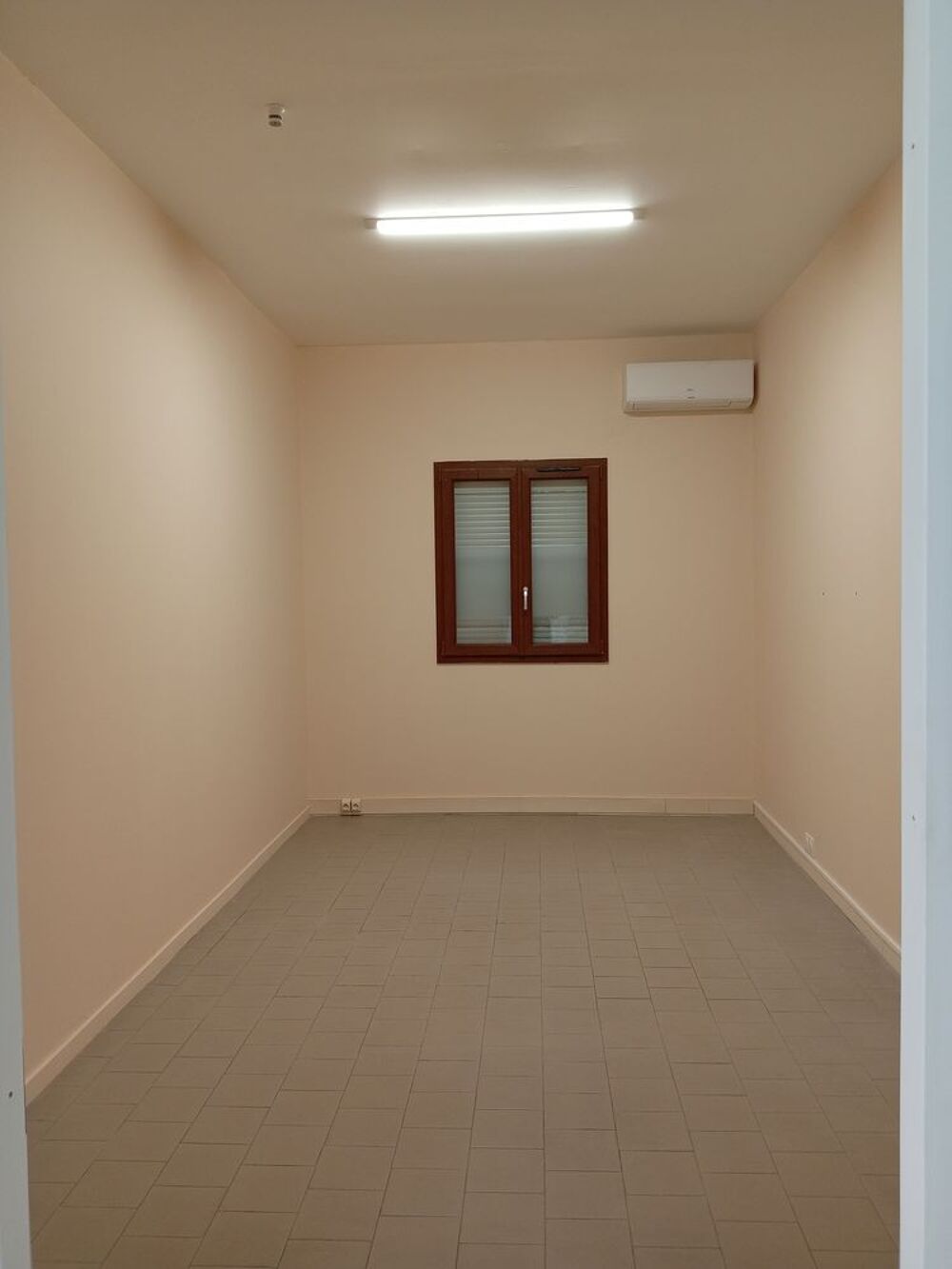 Location Autre Local commercial bureaux 177 m² Morières-lès-avignon