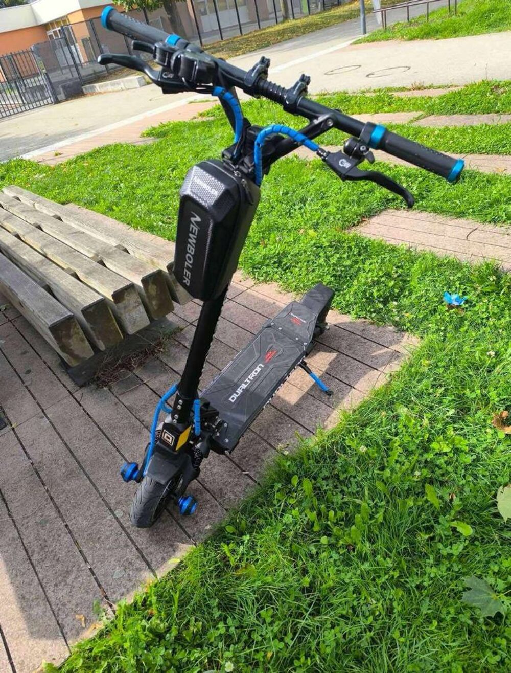 Trottinette &eacute;lectrique dualtron mini special Sports