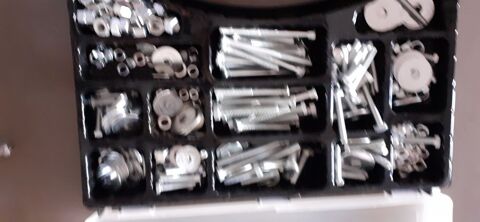 Coffret plastic de boulons, �crous, rondelles et divers (neu 8 La Valette-du-Var (83)