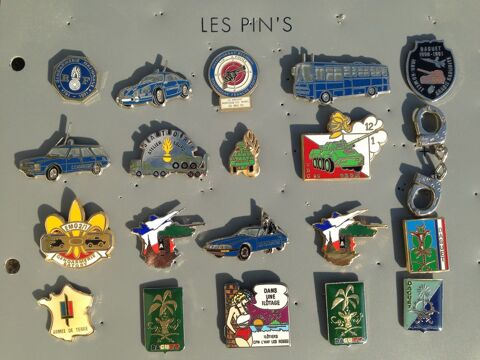 divers pin's de la Gendarmerie.... 4 Saint-Vallier (71)