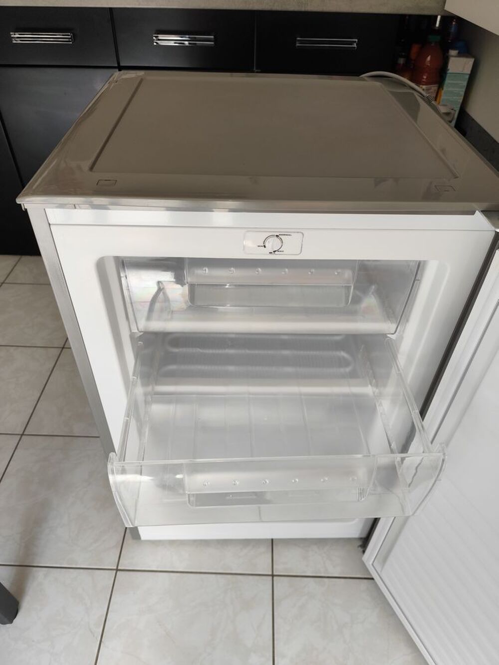 Cong&eacute;lateur candy gris tr&egrave;s bon &eacute;tat Electroménager
