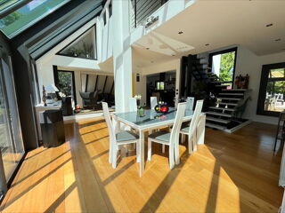  Villa  vendre 8 pices 230 m