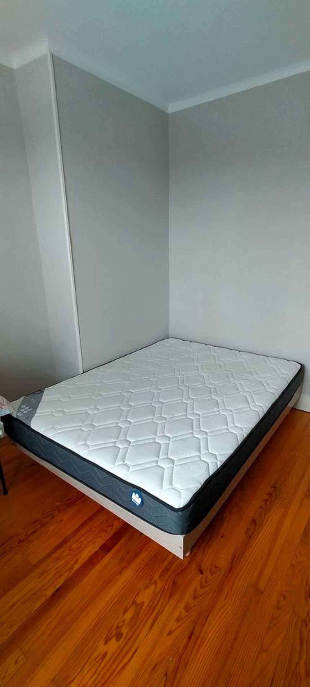 LIT ET MATELAS Meubles
