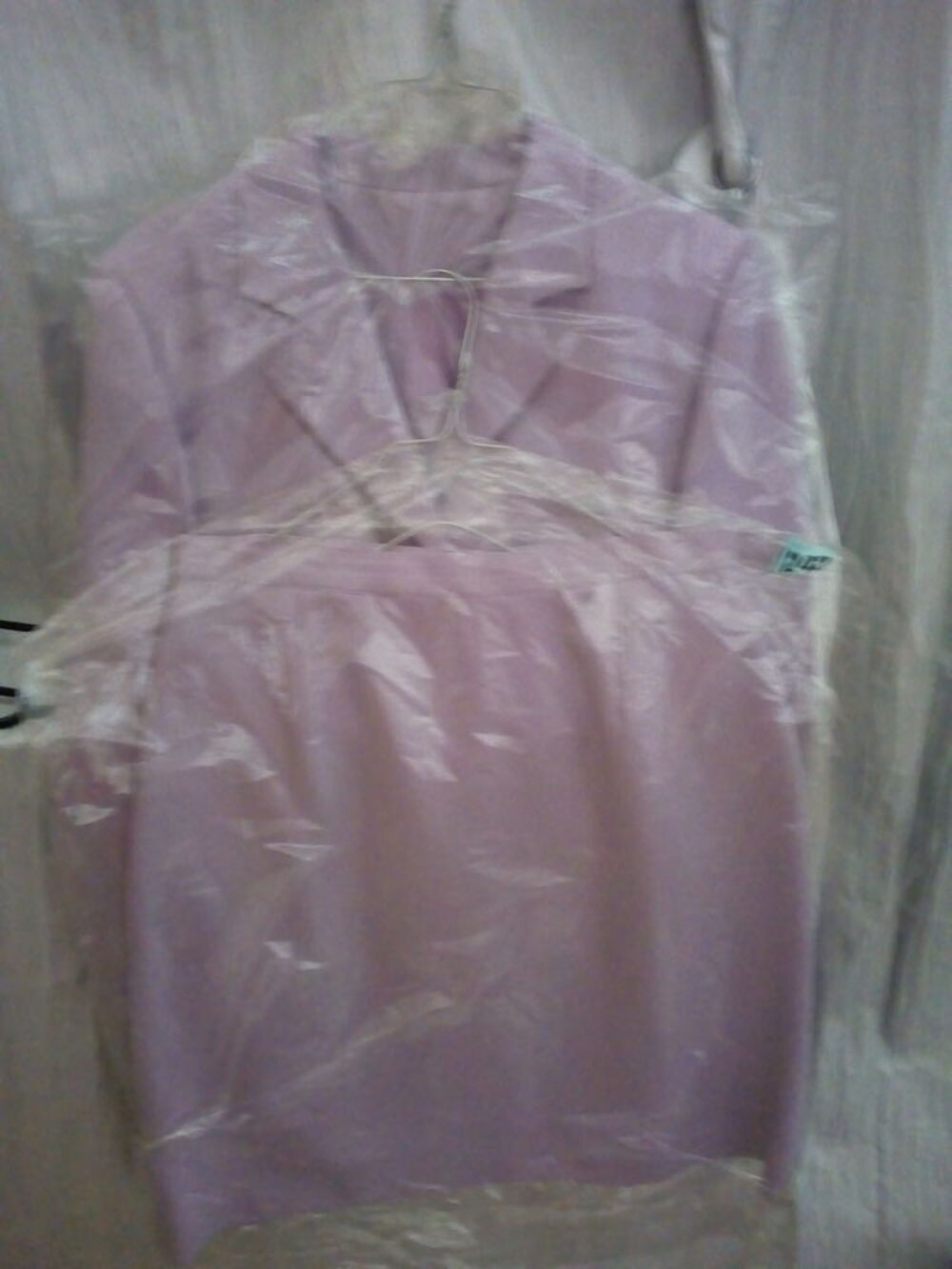 Tailleur jupe taille 42 couleur parme Vêtements