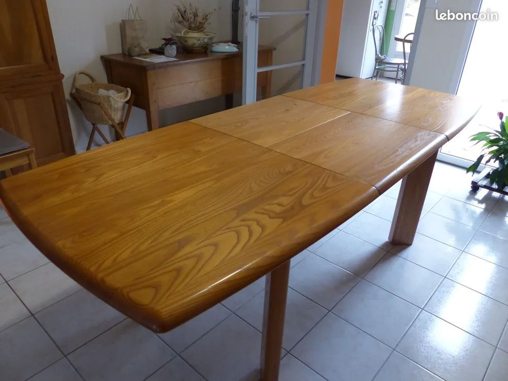 Table de salle &agrave; manger Meubles