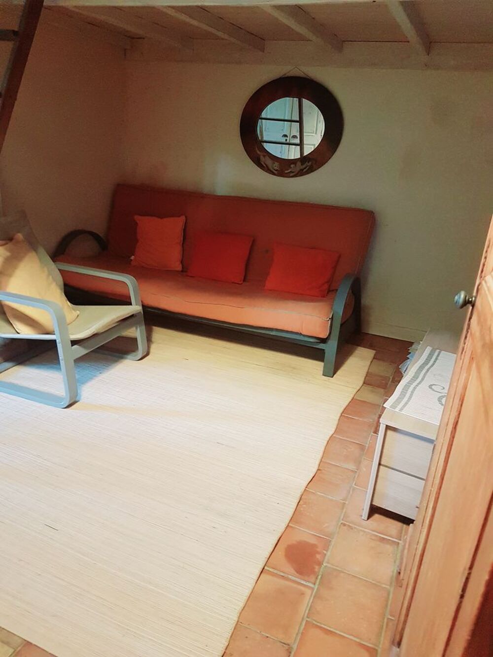 Location Appartement Meublé avec terrasse dans un hameau calme ttes charges inclu Uchaux