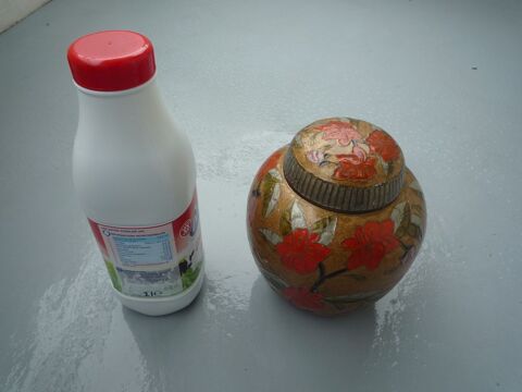 Bocal - Urne m�tallique �maill�e Paris 13 (75)