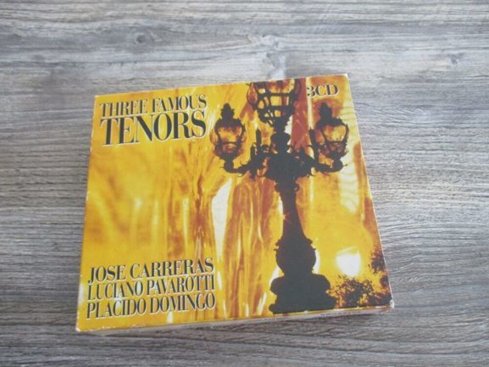 Coffret contenant 3 CD "THREE FAMOUS TENORS" CD et vinyles