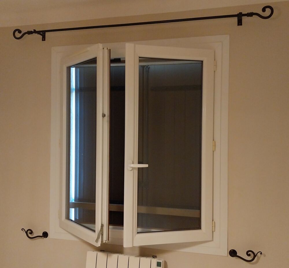 tringle &amp; embrasses en acier rigide Décoration