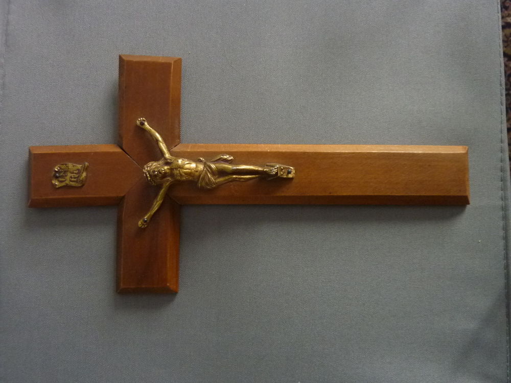 Crucifix en bois Décoration