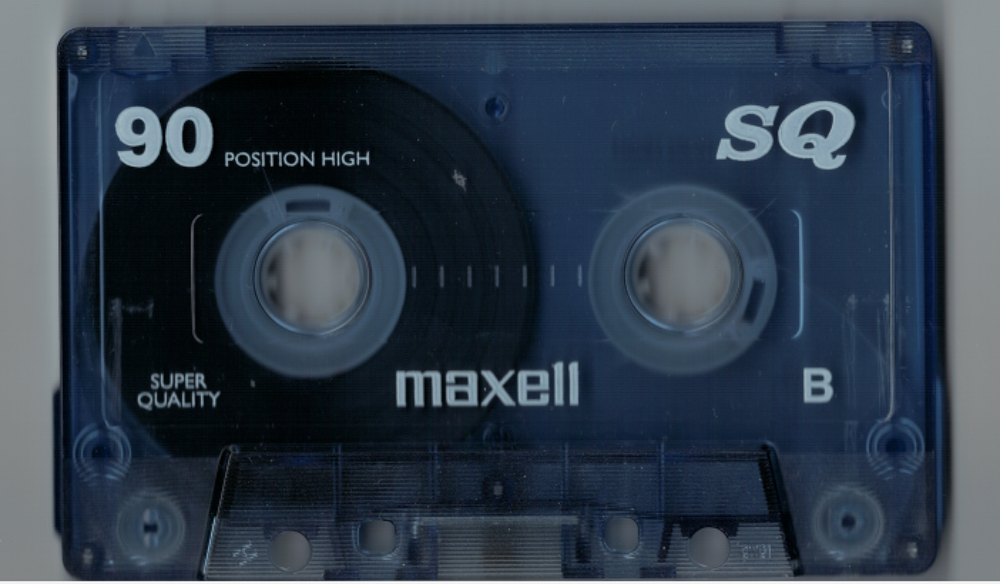10 cassettes audio CD et vinyles