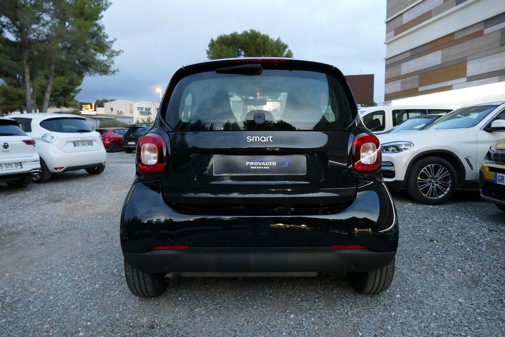 ForTwo Fortwo Coup&eacute; 1.0 61 ch Pure 2015 occasion 13600 La Ciotat