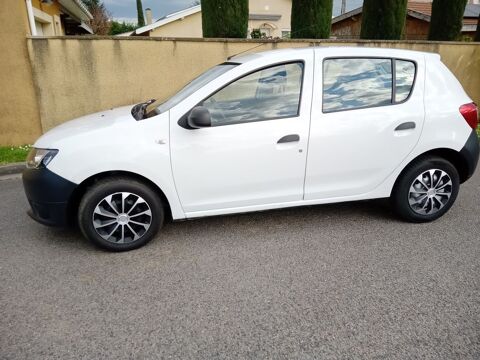 Dacia sandero ESSENCE CT OK