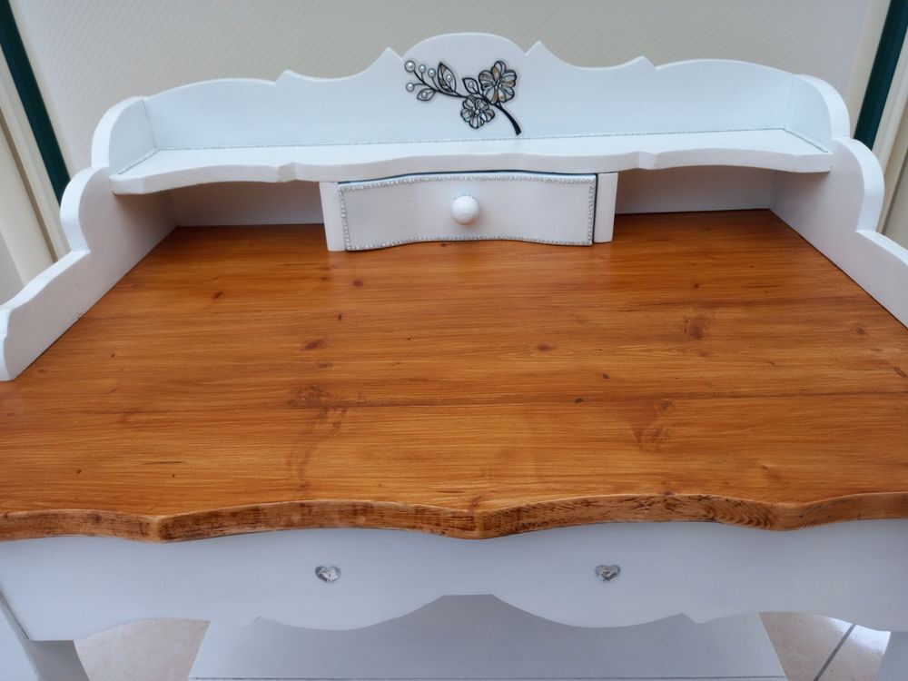 BUREAU FILLE. Meubles