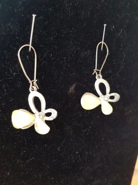 Boucles d'oreilles argent�es fleurs pierres jaunes p�les sur 2 Viriat (01)