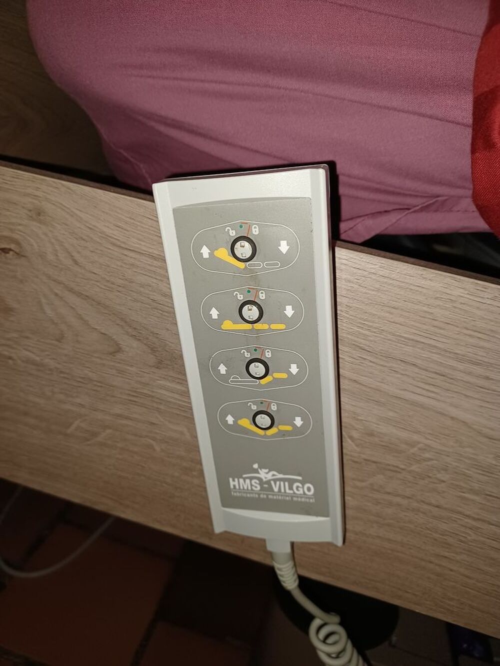 Lit articul&eacute; &eacute;lectrique 140 cm Meubles