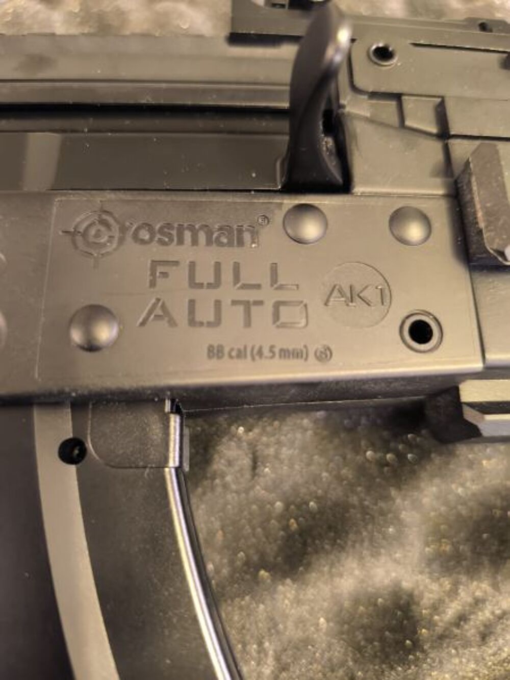 Crosman ak1 - full auto - co2 4.5mm bbs (3.5j)
Sports