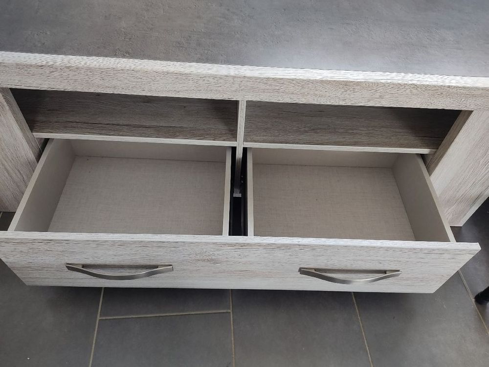 Meuble TV ? Bois - Couleur gris ? 70 euros Meubles