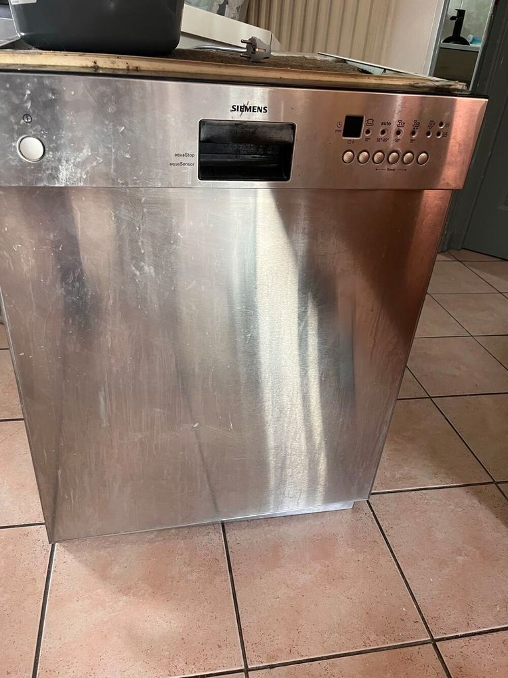 Meubles cause d&eacute;m&eacute;nagement Meubles