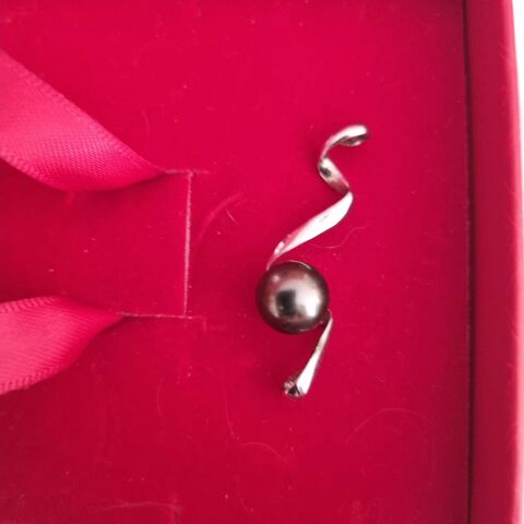 Pensentif avec perle de tahiti 55 Montferrier-sur-Lez (34)