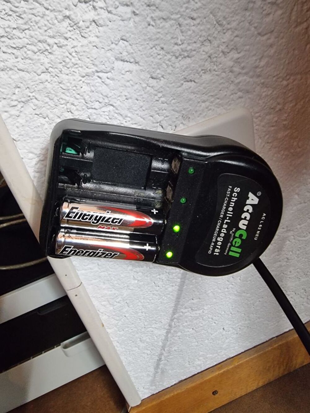 Chargeur de pile Accucell Matériel informatique