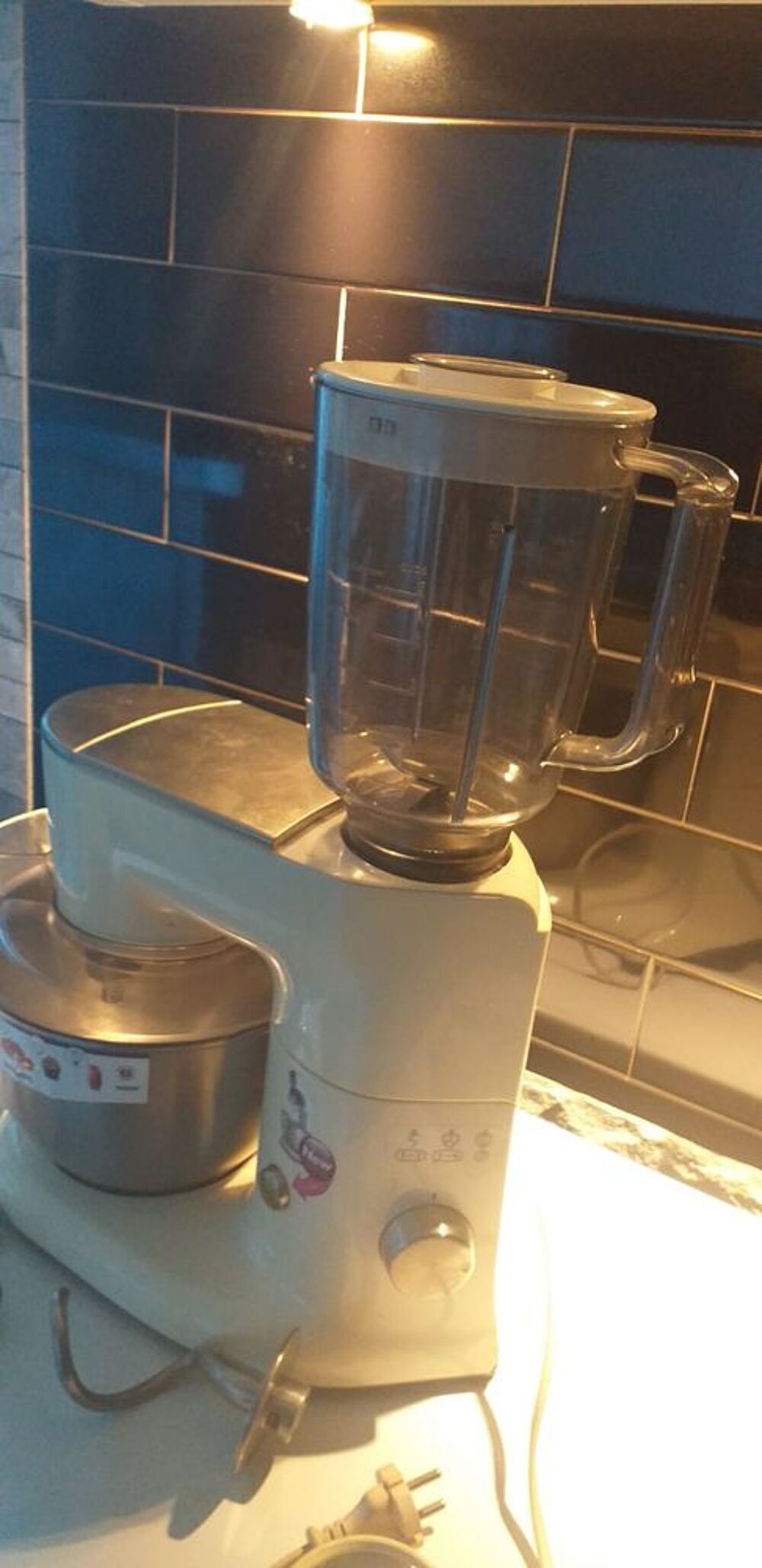 Robot de cuisine multifonction avec accessoires Electroménager