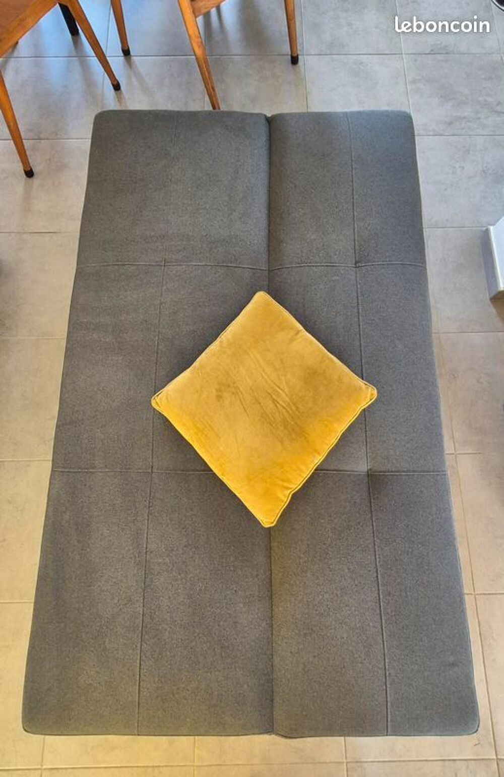 Canap&eacute; convertible couchage occasionnel ferme
Meubles
