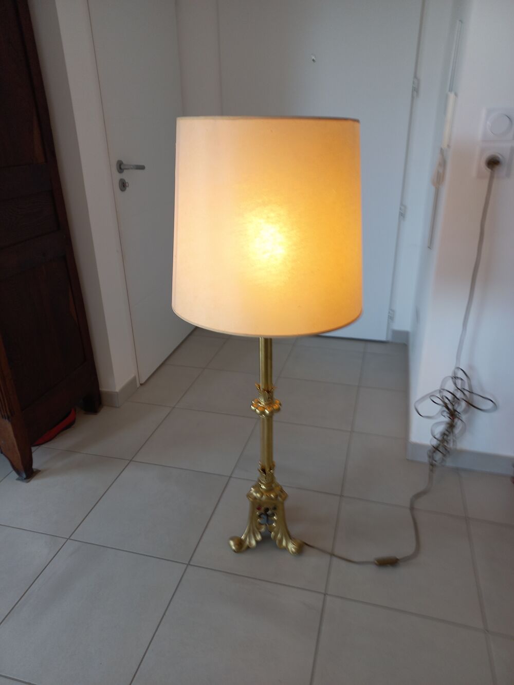 Joli pic cierge mont&eacute; en lampadaire Décoration