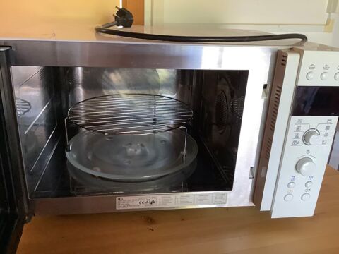 Four double fonction traditionnel micro ondes 80 Mimizan (40)