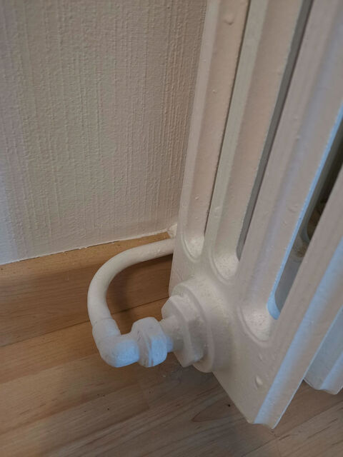 RADIATEUR FONTE 300 Gradignan (33)