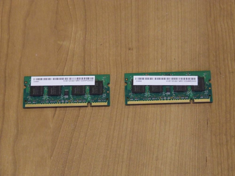 Lot de 2 Barrettes m&eacute;moire DDR2, 512 MB pour PC portable TBE Matériel informatique